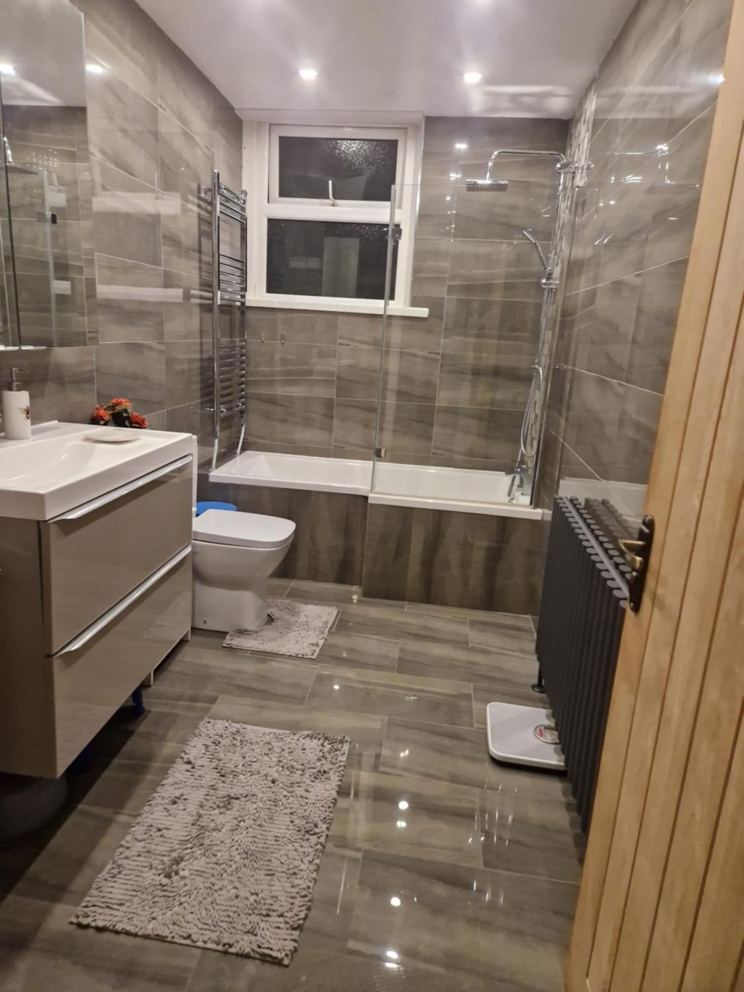 Kayumba Properties Ltd 리즈 외부 사진