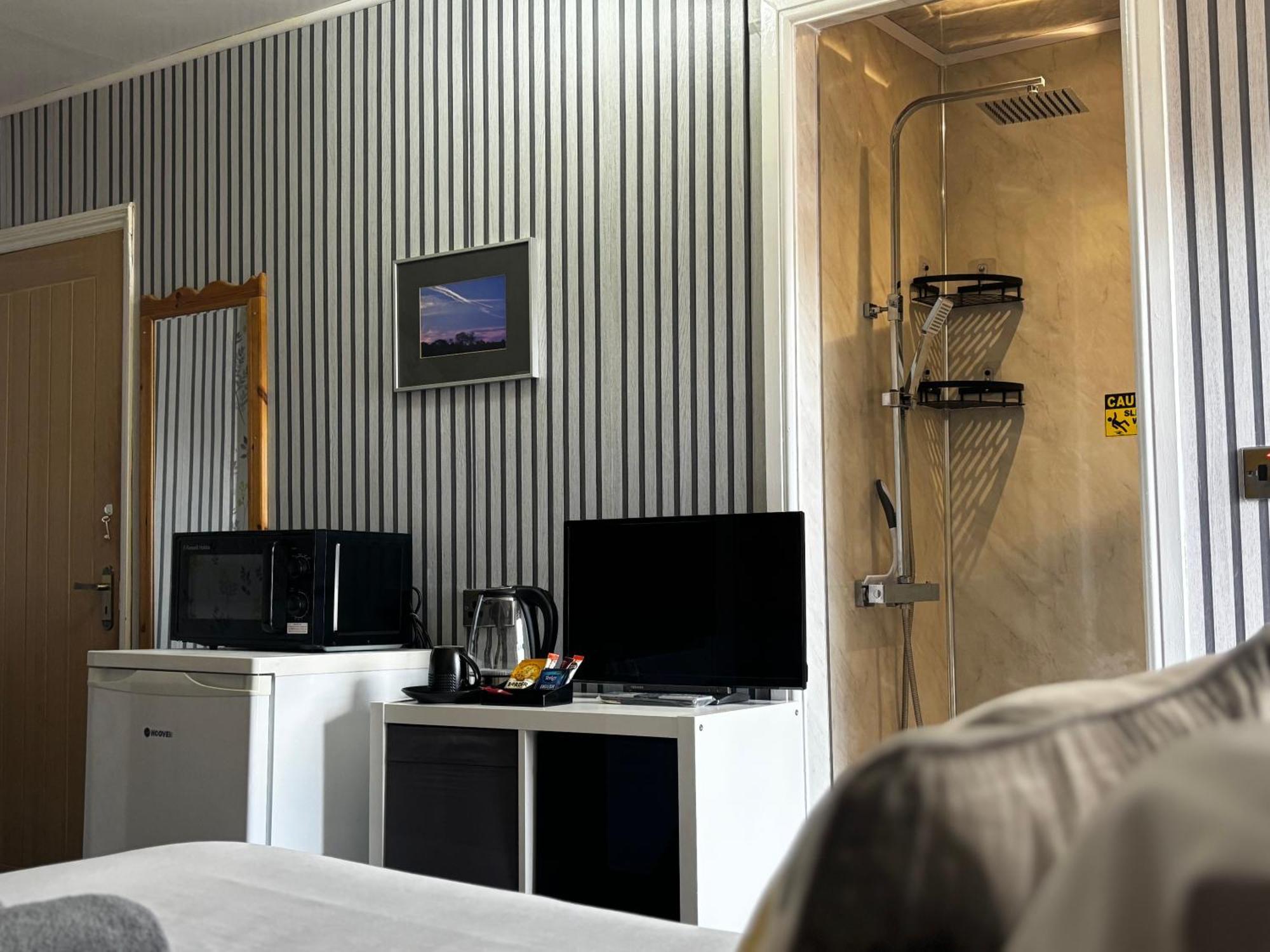 Kayumba Properties Ltd 리즈 외부 사진